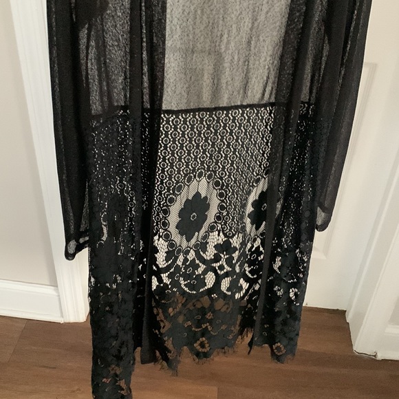 Gorgeous Sheer/Lacey Cover up - Picture 3 of 3